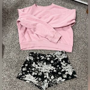H&M Light Pink Crewneck Pullover and floral shorts